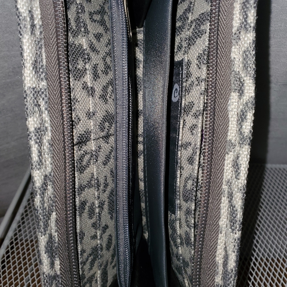 Initials.Inc Wallet - Picture 3 of 4